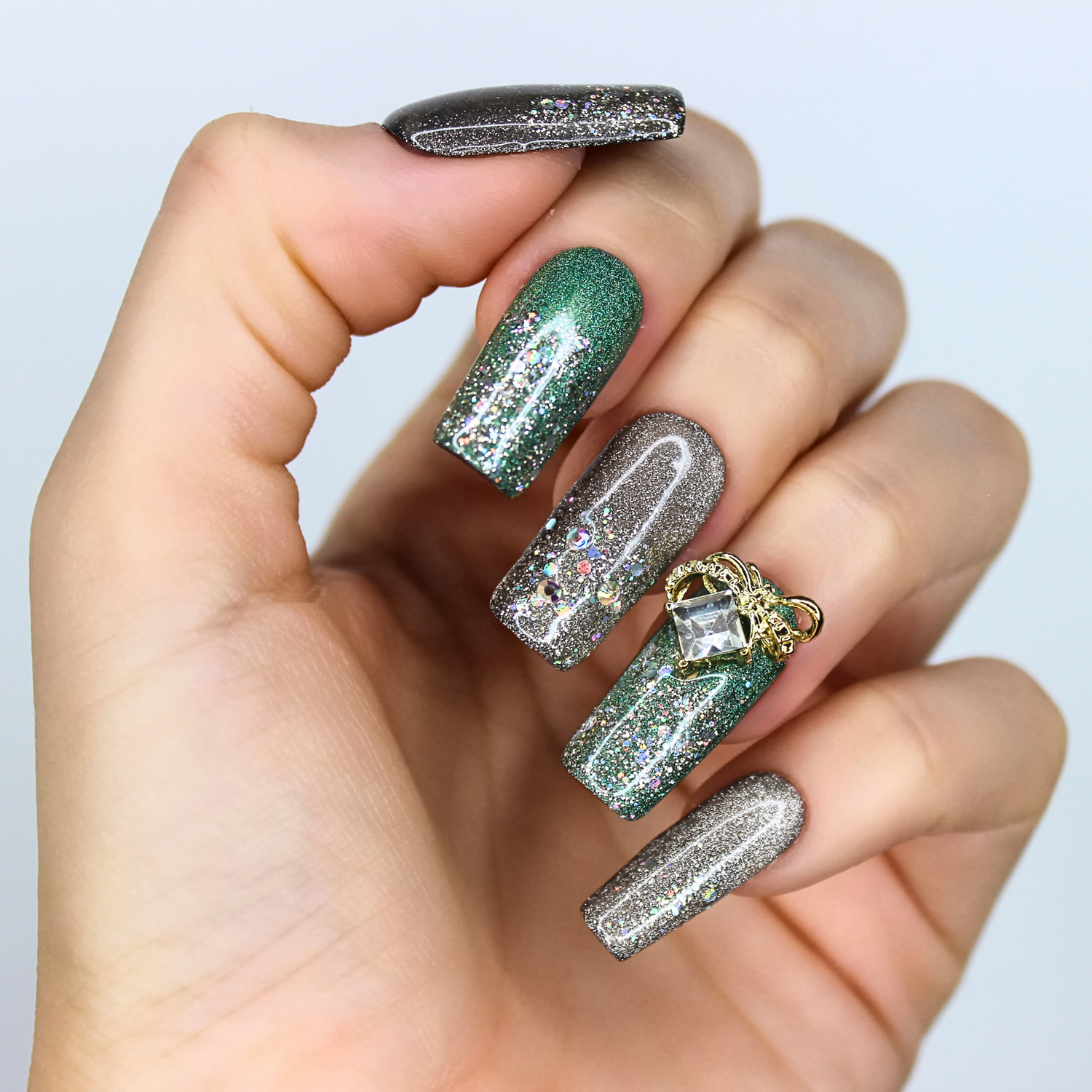 PollyTips - Festive Gold Shimmer Nails 3