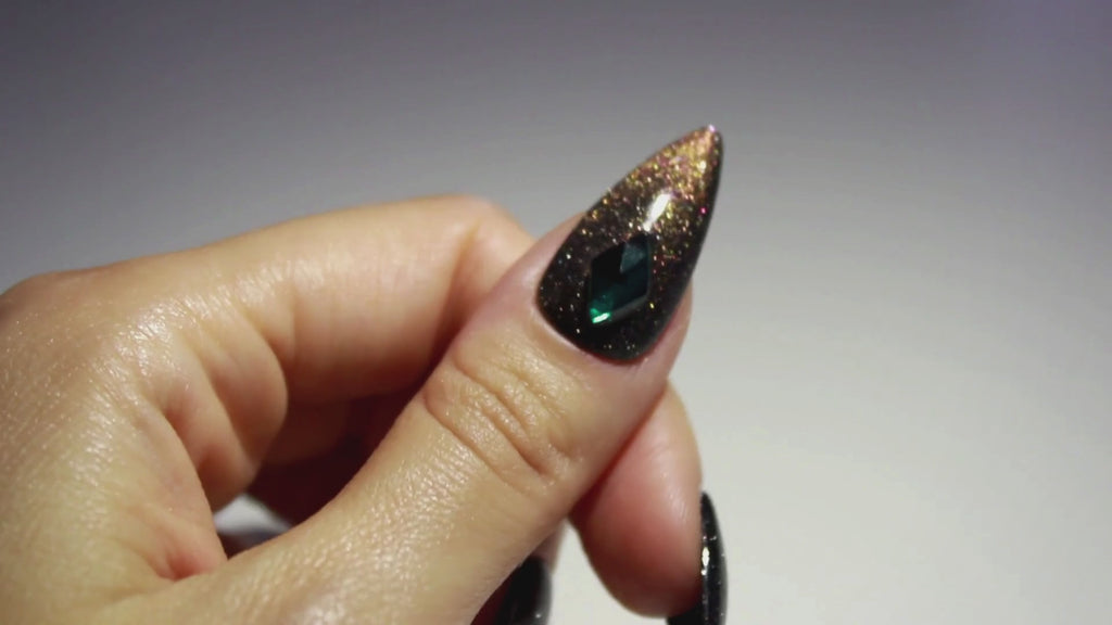 PollyTips - Emerald Queen Nails Video